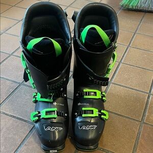 NWT Lange Black Ski Boots with Neon Green Accents size 26.5